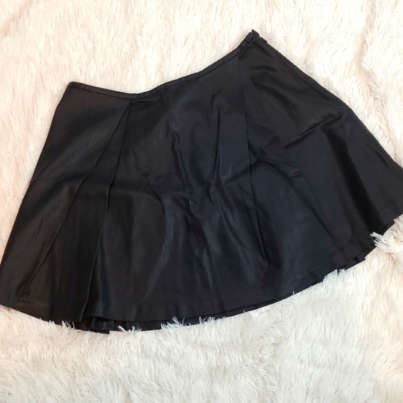 Polo Ralph Lauren Dresses & Skirts - POLO by Ralph Lauren Black Skater Mini Skirt Size 6 NWT